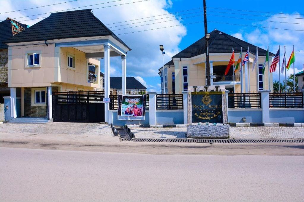 Ricky Hotels Ughelli Εξωτερικό φωτογραφία